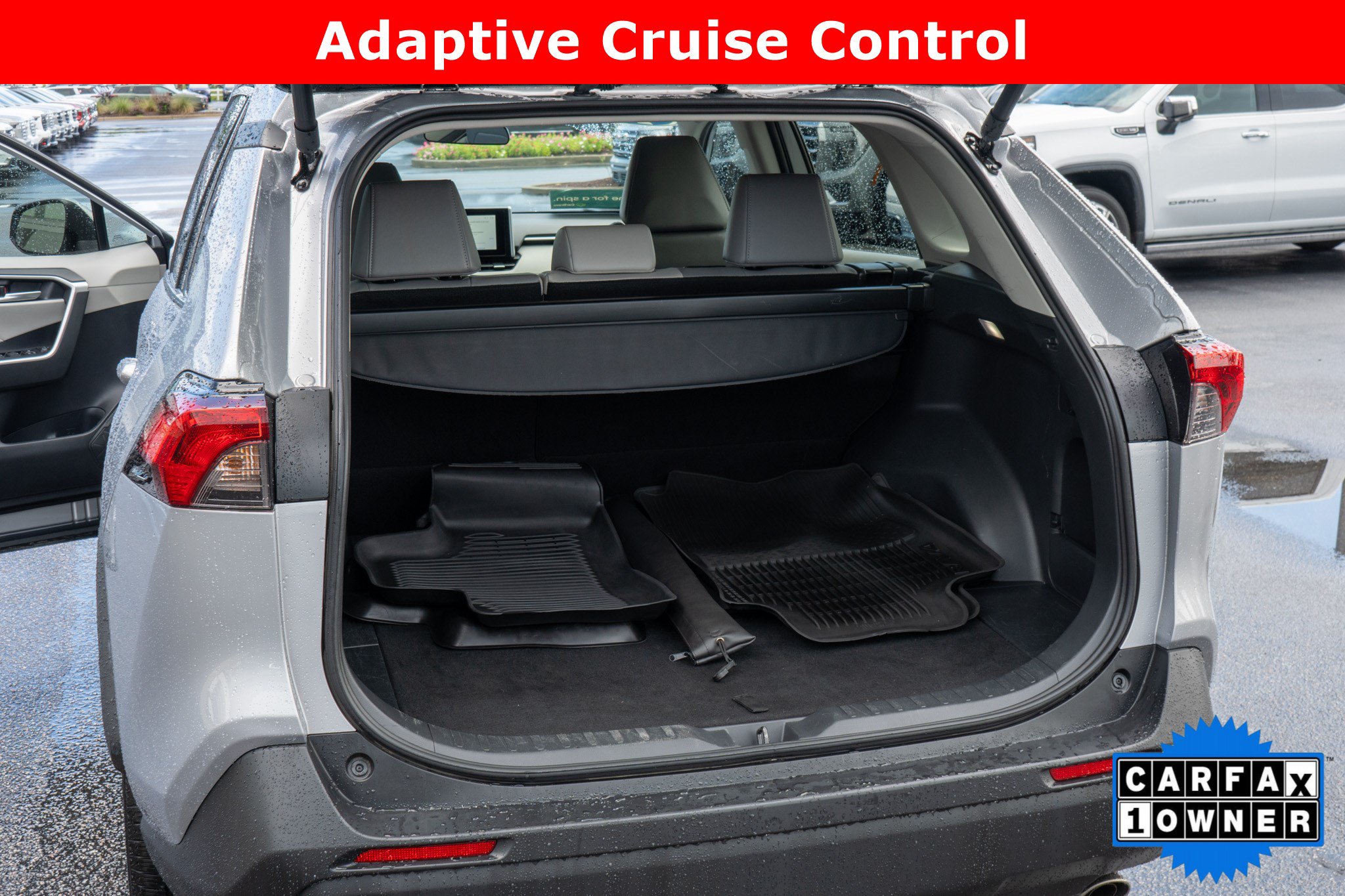 Used 2024 Toyota RAV4 XLE Premium FWD image 30