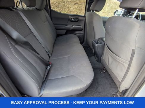 Used 2019 Toyota Tacoma TRD Off-Road image 14