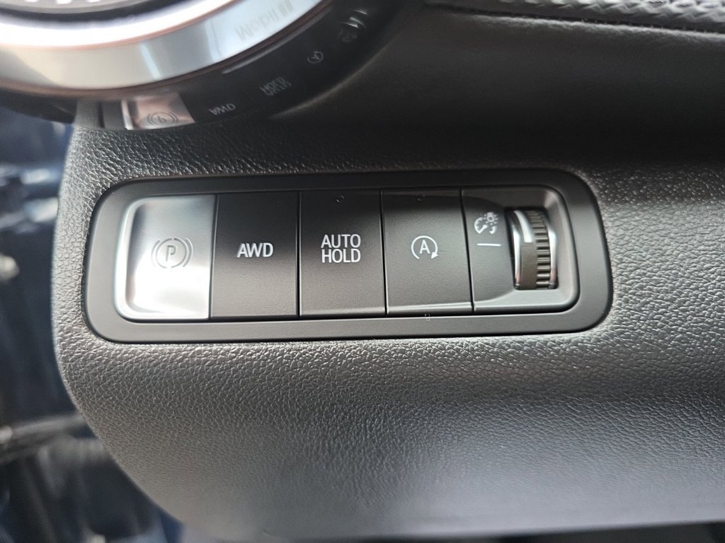 Used 2026 Chevrolet Equinox LT AWD/4WD image 30