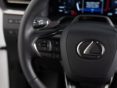 Used 2026 Lexus GX 550 w/ Accessory Package (ZB) AWD/4WD image 36
