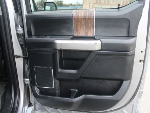 Used 2020 Ford F150 Lariat image 48