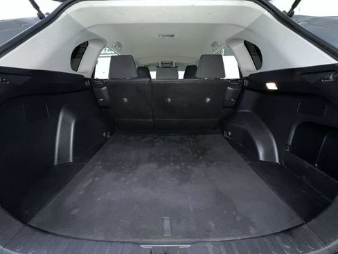 Used 2021 Toyota RAV4 LE FWD image 27