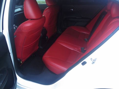 Used 2017 Honda Accord Sport image 14