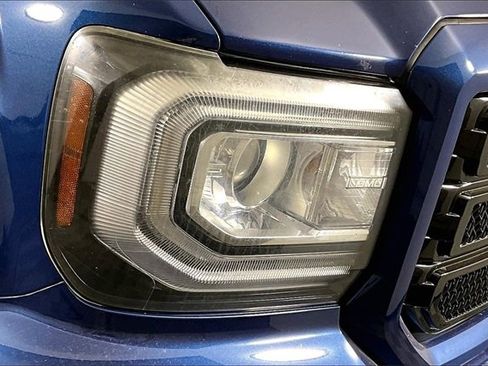 Used 2017 GMC Sierra 1500 SLE image 31