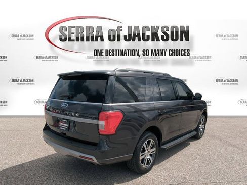 Used 2024 Ford Expedition XLT RWD image 9