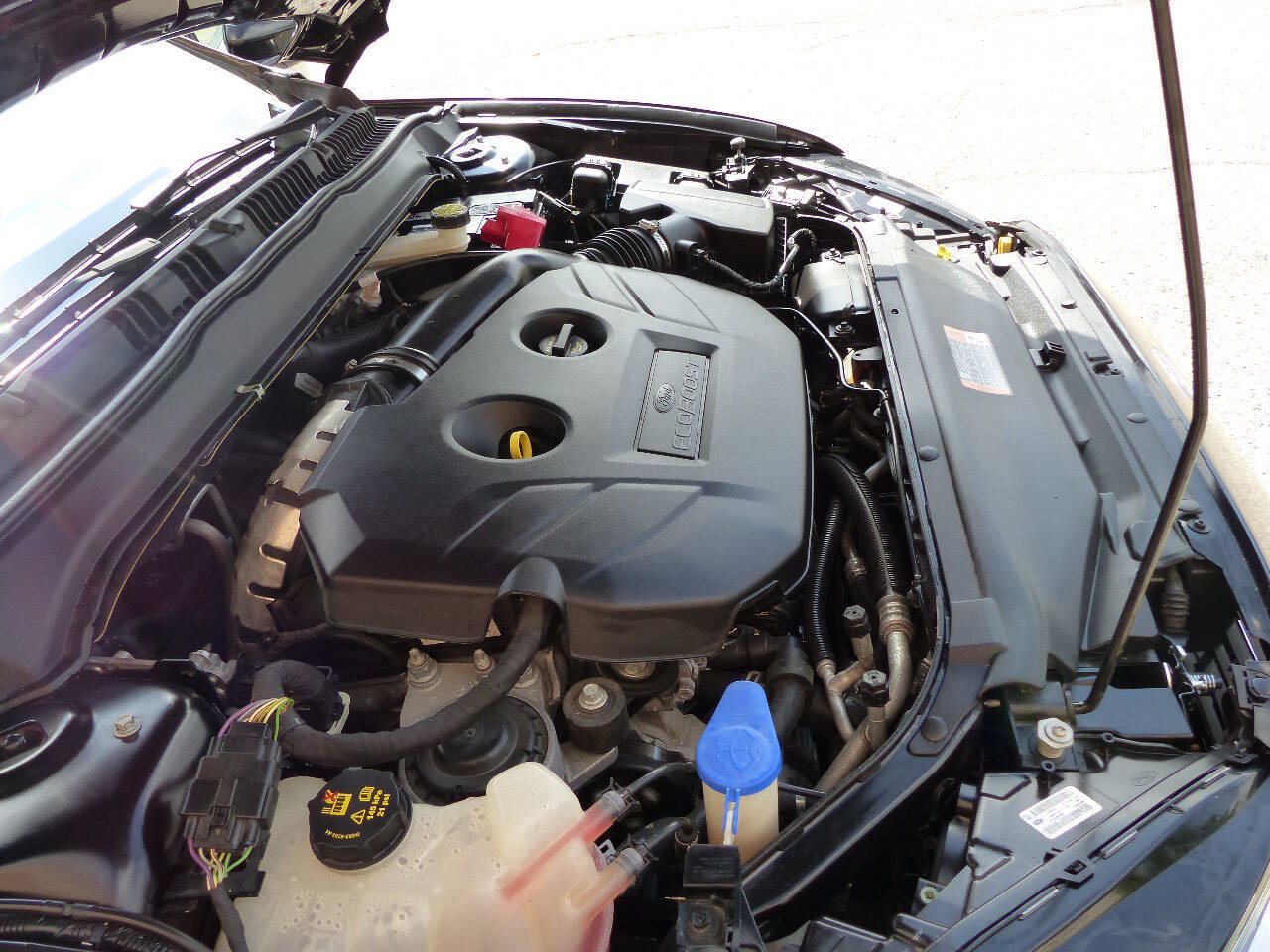 Used 2016 Ford Fusion Titanium FWD image 19