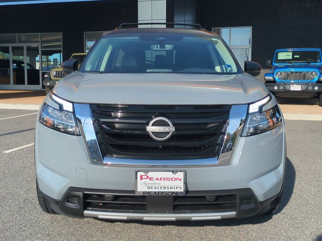Used 2024 Nissan Pathfinder SL w/ SL Premium Package AWD/4WD image 9