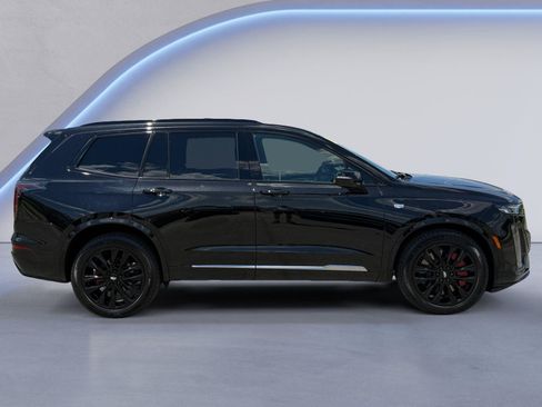 Certified 2024 Cadillac XT6 Sport AWD/4WD image 2