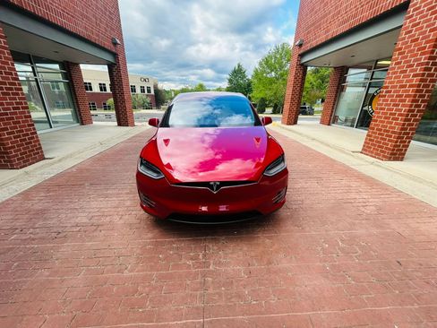 Used 2018 Tesla Model X 100D AWD/4WD image 2