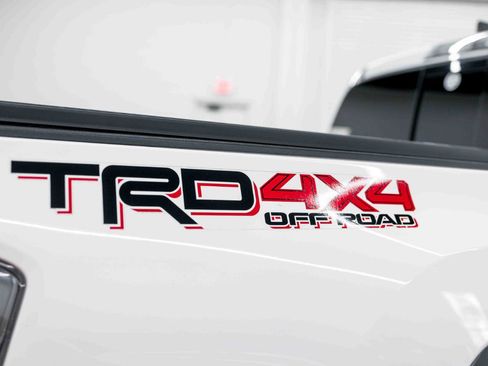 Used 2020 Toyota Tacoma TRD Off-Road w/ Technology Package image 23