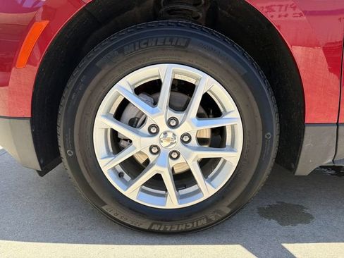 Used 2024 Chevrolet Equinox LT FWD image 12