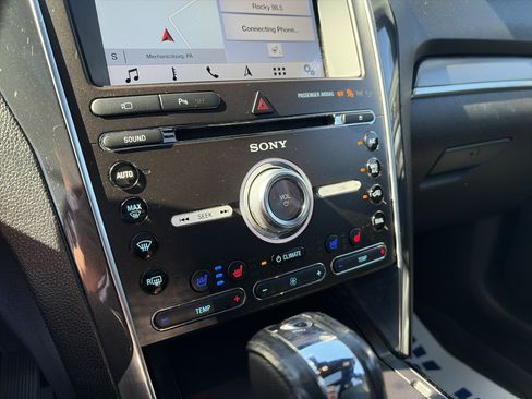 Used 2018 Ford Explorer Sport w/ Equipment Group 401A AWD/4WD image 40