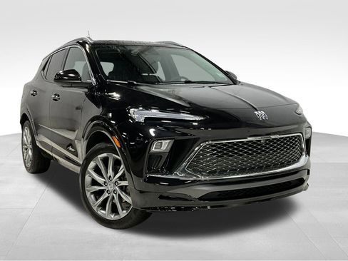 Used 2025 Buick Encore GX Avenir w/ Avenir Technology Package image 1