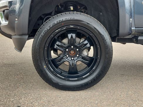 Used 2020 Chevrolet Colorado LT w/ Luxury Package AWD/4WD image 18