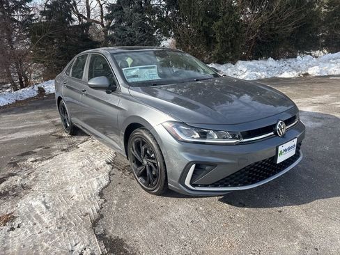 New 2026 Volkswagen Jetta SE image 1