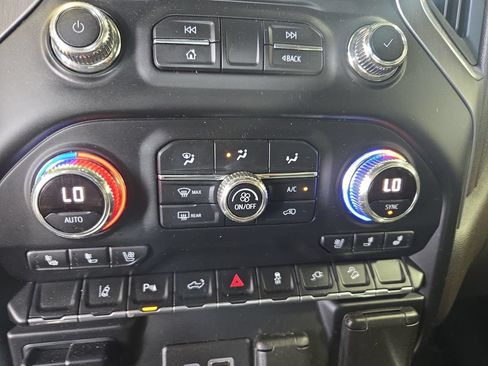 Used 2022 GMC Sierra 3500 Denali w/ Denali Ultimate Package AWD/4WD image 24