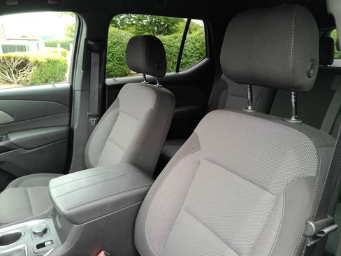 Certified 2023 Chevrolet Traverse LT w/ LPO, Floor Liner Package AWD/4WD image 11