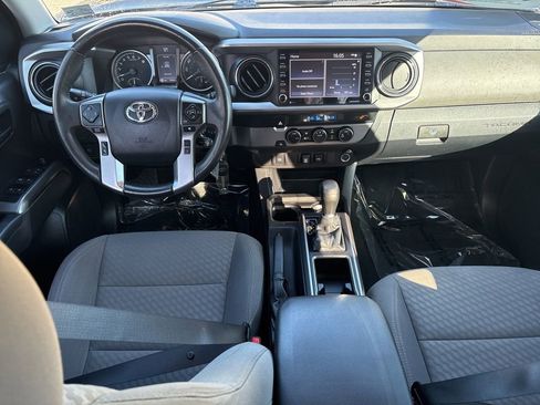 Used 2022 Toyota Tacoma SR5 RWD image 17
