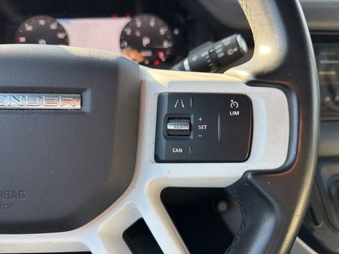 Used 2023 Land Rover Defender 110 SE image 13