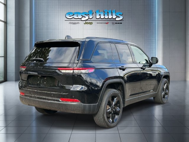 Certified 2023 Jeep Grand Cherokee Altitude AWD/4WD image 3