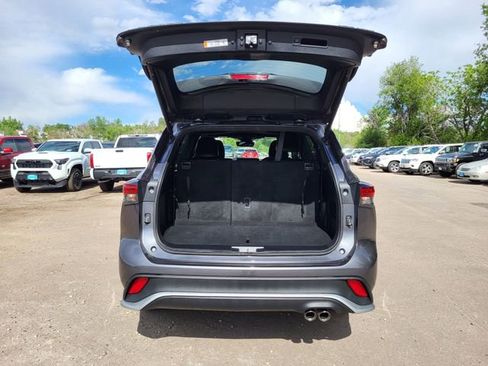 Used 2025 Toyota Highlander XSE AWD/4WD image 27