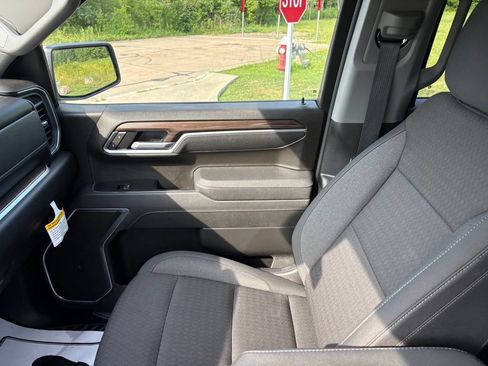Used 2026 Chevrolet Silverado 1500 LT AWD/4WD image 16