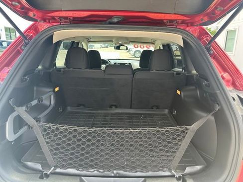 Used 2015 Jeep Cherokee Sport FWD image 13