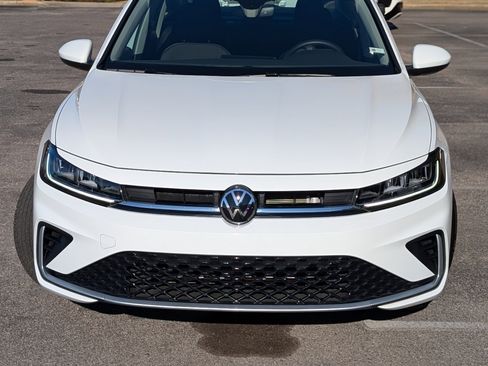 Used 2025 Volkswagen Jetta S image 12