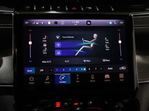 Used 2023 Jeep Grand Cherokee Overland AWD/4WD image 21