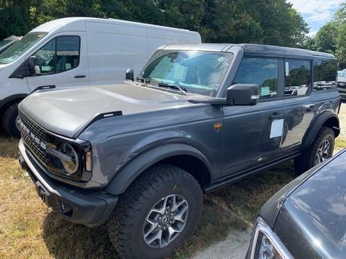 New 2025 Ford Bronco Badlands image 12