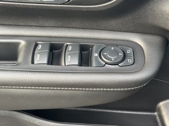 Used 2024 GMC Terrain SLE AWD/4WD image 22