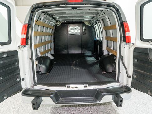 Used 2023 Chevrolet Express 2500 w/ Driver Convenience Package image 11