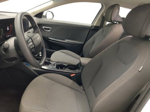 Used 2025 Kia K4 FWD image 17