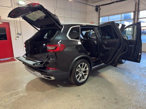 Used 2019 BMW X5 xDrive40i w/ Convenience Package AWD/4WD image 12