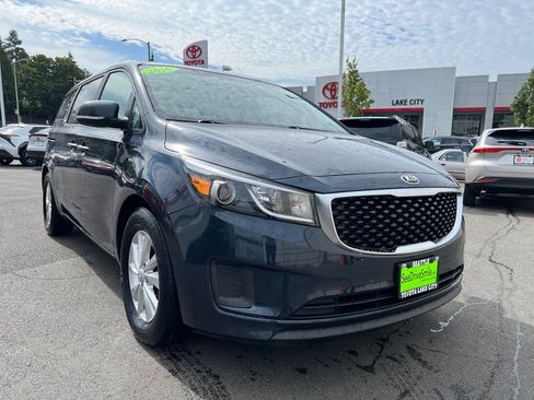 Used 2016 Kia Sedona LX w/ LX Convenience Package FWD image 1