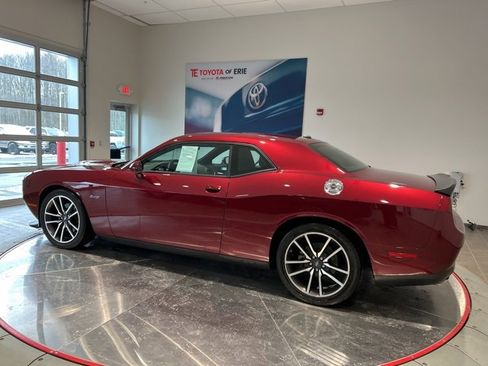 Used 2023 Dodge Challenger R/T image 4