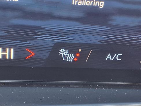 Used 2025 Chevrolet Tahoe Z71 image 5