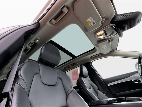 Certified 2023 Volvo XC90 B5 Core w/ Protection Package Premier image 28
