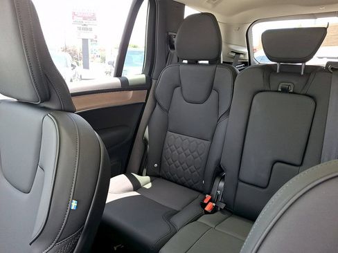 Used 2025 Volvo XC90 B6 Plus AWD/4WD image 4