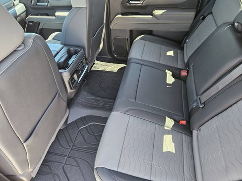 New 2026 Chevrolet Silverado 2500 ZR2 AWD/4WD image 30