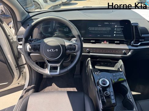 Certified 2025 Kia Sportage EX w/ EX Premium Package AWD/4WD image 14