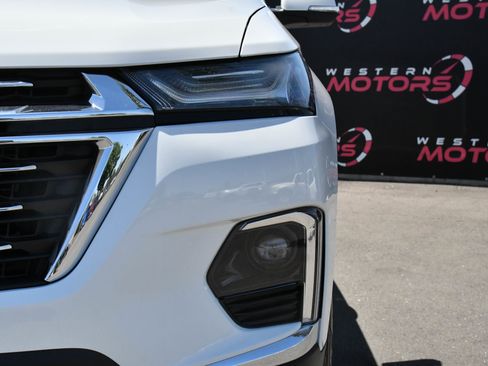 Used 2023 Chevrolet Traverse LT FWD image 11