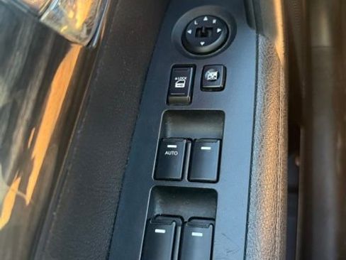 Used 2011 Kia Sorento EX w/ Premium Pkg image 17