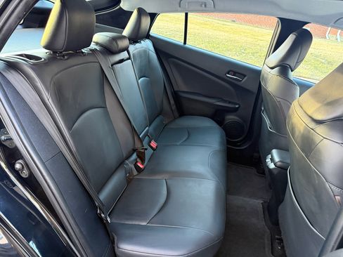 Used 2021 Toyota Prius XLE image 20