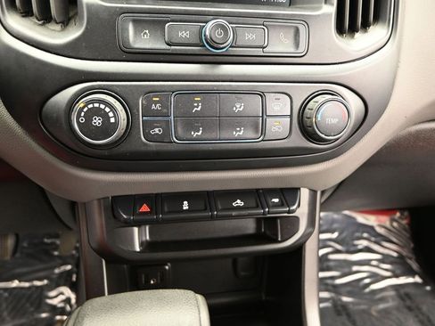 Used 2020 Chevrolet Colorado W/T w/ WT Convenience Package AWD/4WD image 14