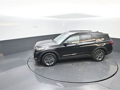 New 2026 Ford Explorer Active w/ Active Comfort Package image 20