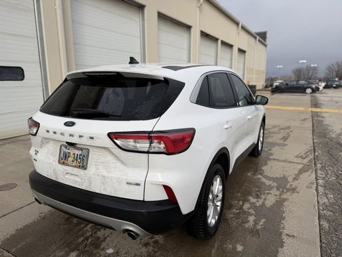 Certified 2020 Ford Escape SE image 8