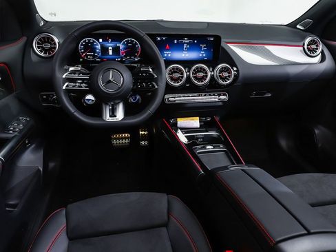 New 2026 Mercedes-Benz GLA 35 AMG 4MATIC image 6