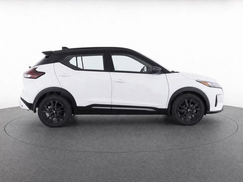Used 2023 Nissan Kicks SR FWD image 8