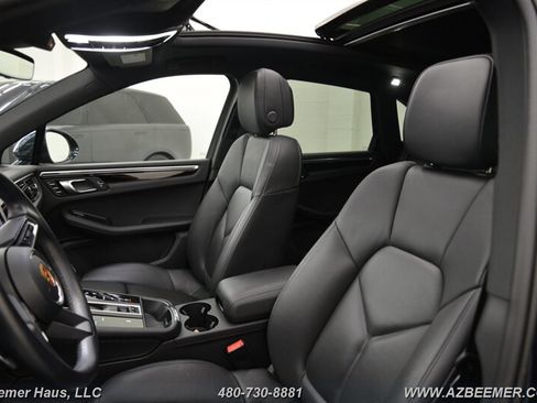 Used 2023 Porsche Macan image 11